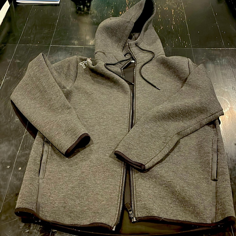 TYR - XL - Hooded - Full Zip Up